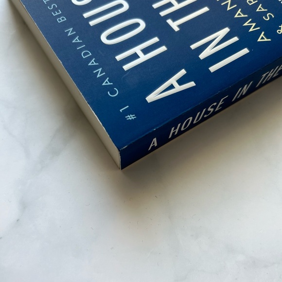 BEST SELLER A House in the Sky by Amanda Lindhout & Sara Corbett - Picture 5 of 12